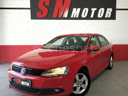 Rojo Usado 2013 VW Jetta Advance Berlina | 11.490 € (Caro)