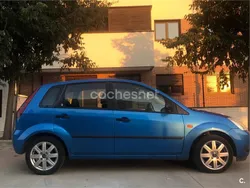 Azul Usado 2005 Ford Fiesta Ghia Utilitario | 1100 € (Super precio)