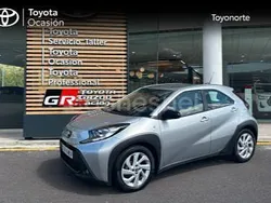 Gris / plata Usado 2022 Toyota Aygo Play Utilitario | 11.995 € (Precio justo)