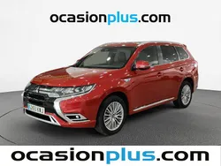 Rojo Usado 2019 Mitsubishi Outlander P-HEV SUV | 20.446 € (Precio justo)