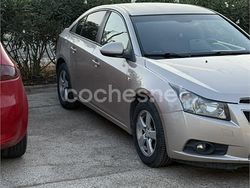 Beige Usado 2012 Chevrolet Cruze Berlina | 8000 € (Un poco caro)