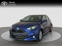 Azul Usado 2024 Toyota Yaris Hybrid Active Berlina | 20.800 € (Buen precio)