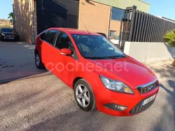 Rojo Usado 2010 Ford Focus Titanium Berlina | 6950 € (Precio justo)