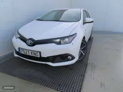 Blanco Usado 2018 Toyota Auris Hybrid Edition Berlina | 19.500 € (Caro)