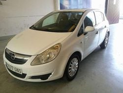 Blanco Usado 2009 Opel Corsa Essentia Utilitario | 4490 € (Buen precio)