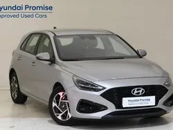 Shimmering silver Usado 2024 Hyundai i30 | 23.300 €