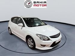 Blanco Usado 2011 Hyundai i30 Comfort Berlina | 7300 € (Precio justo)