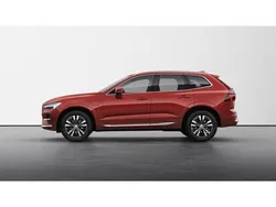 Rojo Usado 2023 Volvo XC60 Core SUV | 62.200 €