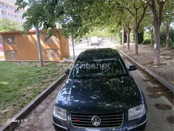 Gris / plata Usado 2001 VW Passat Highline Berlina | 4950 € (Un poco caro)