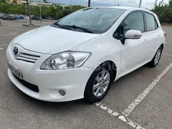 Blanco Usado 2013 Toyota Auris Active Berlina | 6990 € (Super precio)