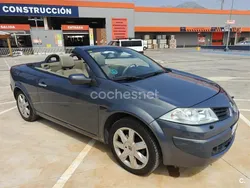 Gris / plata Usado 2006 Renault Mégane Cabriolet Dynamique Descapotable | 4200 € (Precio justo)
