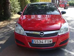 Rojo Usado 2005 Opel Astra GTC Coupe | 5950 €