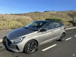 Gris / plata Usado 2023 Hyundai i20 Berlina | 18.900 € (Precio justo)