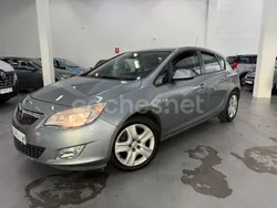 Azul Usado 2011 Opel Astra Edition Berlina | 6490 € (Precio justo)