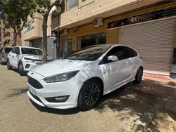 Blanco Usado 2017 Ford Focus ST-Line Berlina | 8499 € (Buen precio)