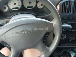Verde Usado 2001 Chrysler Voyager Monovolumen | 1900 €