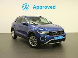 Azul Usado 2024 VW T-Roc Life SUV | 29.500 € (Un poco caro)