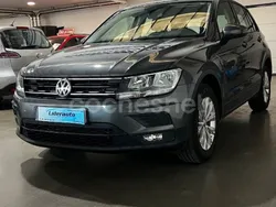 Gris / plata Usado 2019 VW Tiguan Edition SUV | 17.999 € (Super precio)