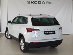 Blanco Usado 2024 Skoda Karoq Selection SUV | 26.400 € (Precio justo)