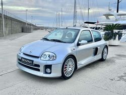 Plateado Usado 2002 Renault Clio II Utilitario | 64.900 €