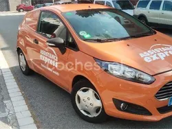 Naranja Usado 2014 Ford Fiesta Trend Utilitario | 2890 €