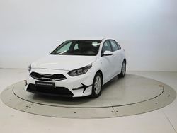 Blanco Usado 2023 Kia Ceed Berlina | 17.500 € (Precio justo)