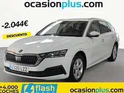 Blanco Usado 2022 Skoda Octavia Ambition Familiar | 18.537 € (Precio justo)