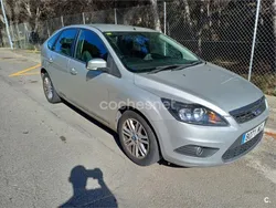 Gris / plata Usado 2008 Ford Focus Trend Berlina | 4500 €
