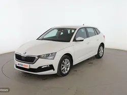 Blanco Usado 2021 Skoda Scala Ambition Utilitario | 16.499 € (Precio justo)