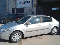 Gris / plata Usado 2006 Renault Mégane II Dynamique Berlina | 3790 € (Precio justo)