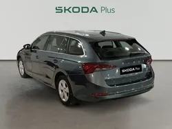 Gris Usado 2020 Skoda Octavia Ambition Familiar | 17.990 € (Precio justo)