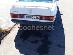 Blanco Usado 1999 Mercedes E200 Avantgarde Familiar | 1400 €