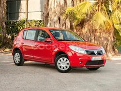 Rojo Usado 2010 Dacia Sandero Lauréate Utilitario | 4200 € (Buen precio)
