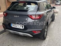 Gris / plata Usado 2022 Kia Stonic GT-Line SUV | 17.900 € (Precio justo)