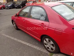 Rojo Usado 2006 Kia Cerato LX Berlina | 3600 €