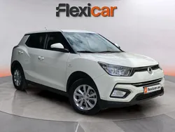 Blanco Usado 2019 Ssangyong Tivoli Limited SUV | 11.790 €