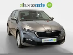 Gris/plata Usado 2023 Skoda Scala Ambition Utilitario | 18.990 € (Precio justo)