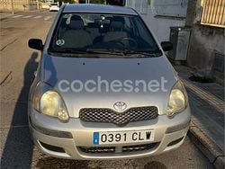 Gris / plata Usado 2003 Toyota Yaris Terra Berlina | 2300 € (Precio justo)