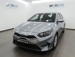 Gris Usado 2023 Kia Ceed Familiar | 16.395 € (Buen precio)
