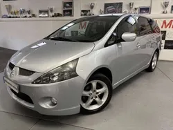 Plateado Usado 2006 Mitsubishi Grandis Intense Monovolumen | 5950 €