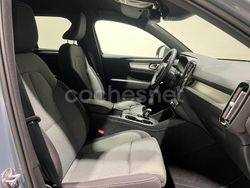 Gris / plata Usado 2022 Volvo XC40 Plus SUV | 33.850 € (Caro)
