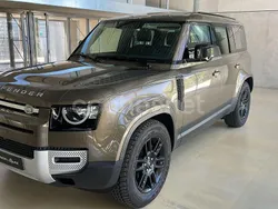 Verde Usado 2024 Land Rover Defender HSE SUV | 79.999 € (Precio justo)