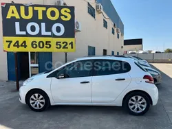 Blanco Usado 2017 Peugeot 208 Access Utilitario | 7900 € (Precio justo)