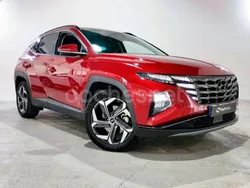 Rojo Usado 2023 Hyundai Tucson Style SUV | 37.999 €