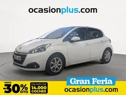 Blanco Usado 2015 Peugeot 208 Active Utilitario | 8410 € (Un poco caro)