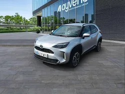 Gris Usado 2024 Toyota Yaris Cross Style SUV | 28.700 €