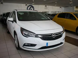 Blanco Usado 2017 Opel Astra Excellence Familiar | 8500 € (Precio justo)