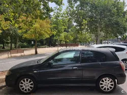 Negro Usado 2002 Nissan Almera Comfort Berlina | 870 €