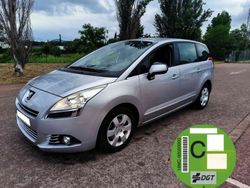 Gris Usado 2011 Peugeot 5008 Monovolumen | 6495 € (Precio justo)
