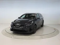 Gris Usado 2024 Kia Ceed Style Familiar | 25.555 €
